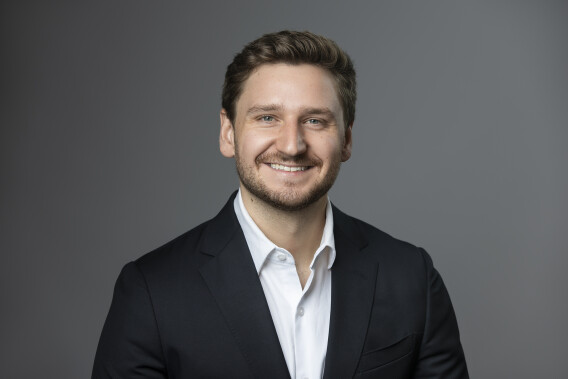 Simon Burke Headshot
